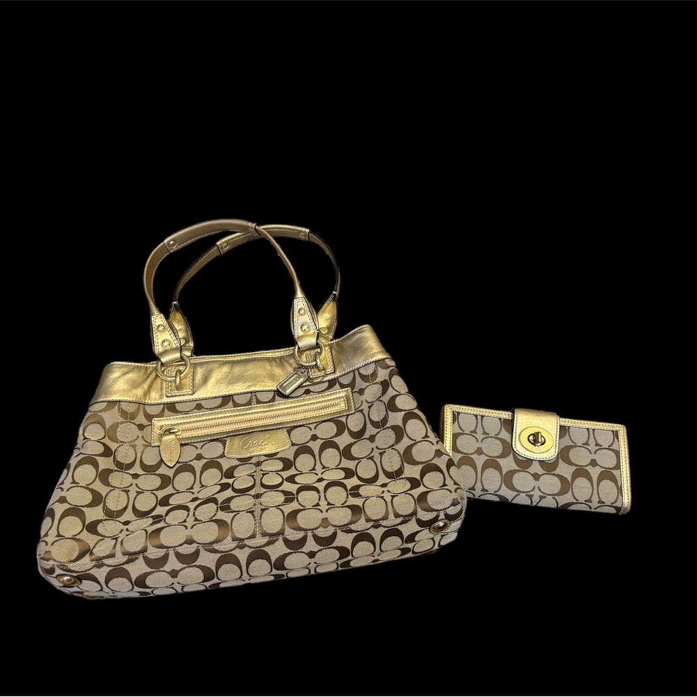 Coach signature Penelope bag with matching wallet